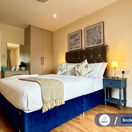 Modern 2 Bed 2 Bath Apartment Free Parking Watford  Exterior photo